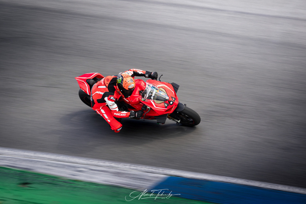 Ducati Trackday Hockenheimring 2026 | Entdecken Sie die faszinierende Welt von Alexander Tschuncky Arts: Kreative Fotografie, atemberaubende Automobilkunst und hochwertiger Bilderdruck. Lassen Sie sich inspirieren! - Realisiert mit Pictrs.com