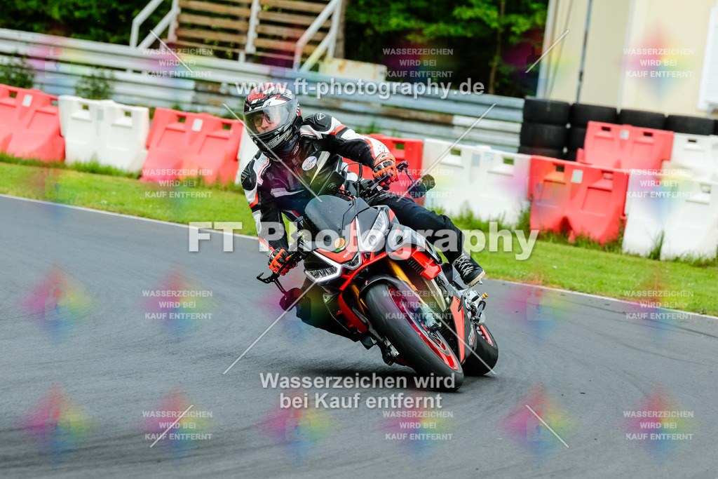 MotoTeamVBK-20151 | Hier findet Ihr Bilder von Touristenfahrten auf der Nürburgring Nordschleife oder von anderen Veranstaltungen die ich besucht habe. Viel Spass beim Durch Schauen 