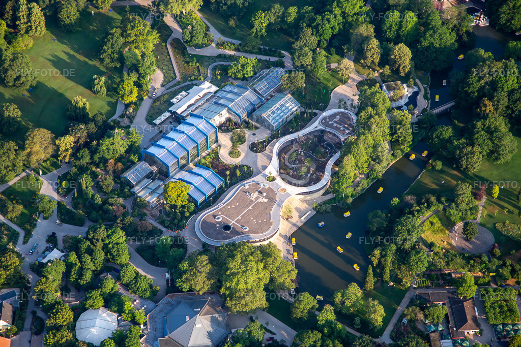 Luftbild: Pflanzenschauhaus (Botanischer Garten) im Luisenpark, Teil der Bundesgartenschau 2023 BUGA23  https://www.buga23.de/ im Ortsteil Oststadt in Mannheim im Bundesland Baden-Württemberg in Deutschland.Foto: IMG_136893.jpg vom 24.06.2023 durch Werner Riehm/FLY-FOTO.deAuflösung des Originals: 5472 x 3648 pxLuisenpark! | Luisenpark
