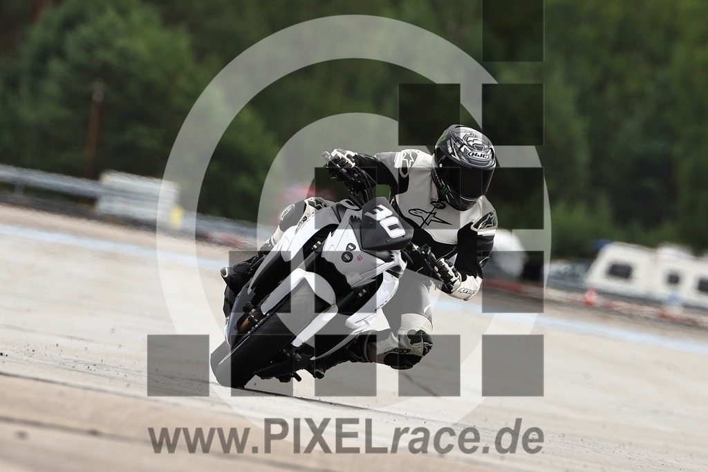 0030-20250705_12047 | Schöne Erinnerungen an spannende Momente - das festzuhalten ist unser Job. PIXELrace.de ist seit 2003 auf den Rennstrecken Europas unterwegs um die Action draußen beim Fahren und die wunderbare Stimmung imm Fahrerlager für euch einzufangen.