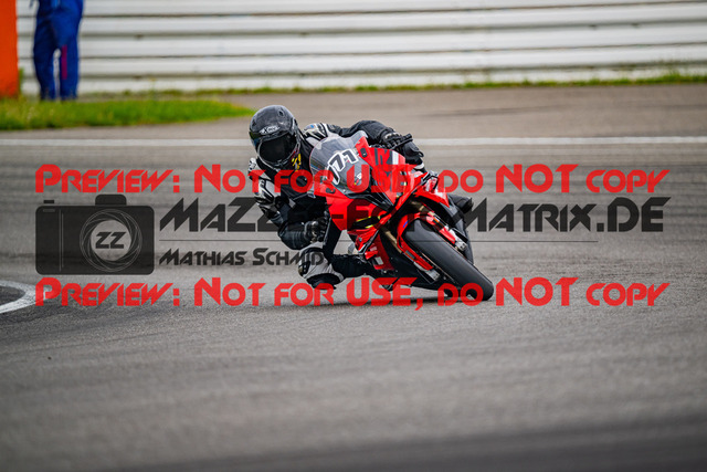 MaZZes_FotoMatrix_240701_6007705_3244 | WEISS