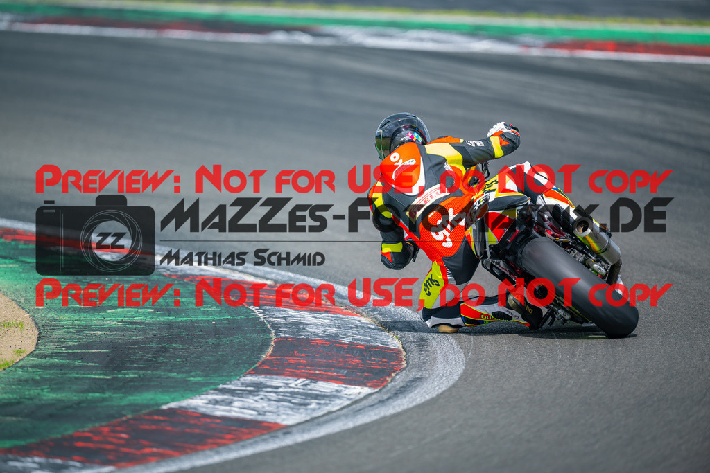 MaZZes-Fotomatrix-20260904-634591 | TWIN