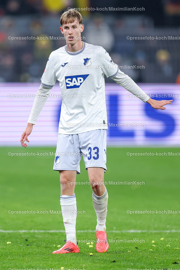 BVB15122402235 | 15.12.2024, Fußball, Borussia Dortmund - TSG 1899 Hoffenheim, 1. Fußball Bundesliga, 14. Spieltag, Signal Iduna Park, Saison 2024 2025: Max Moerstedt (Hoffenheim #33)DFB regulations prohibit any use of photographs as image sequences and or quasi-video.