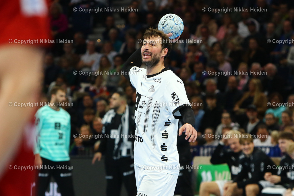 NH_Handball Sport Verein Hamburg_THWKiel_HandballBundesliga_110102024 | #4 Domagoj Duvnjak (THW Kiel)Handball I Herren I Bundesliga (Daikin HBL) I Saison 2024-2025 I 6. Spieltag I HSV Hamburg - THW Kiel I 11.10.2024 I Barclays Arena