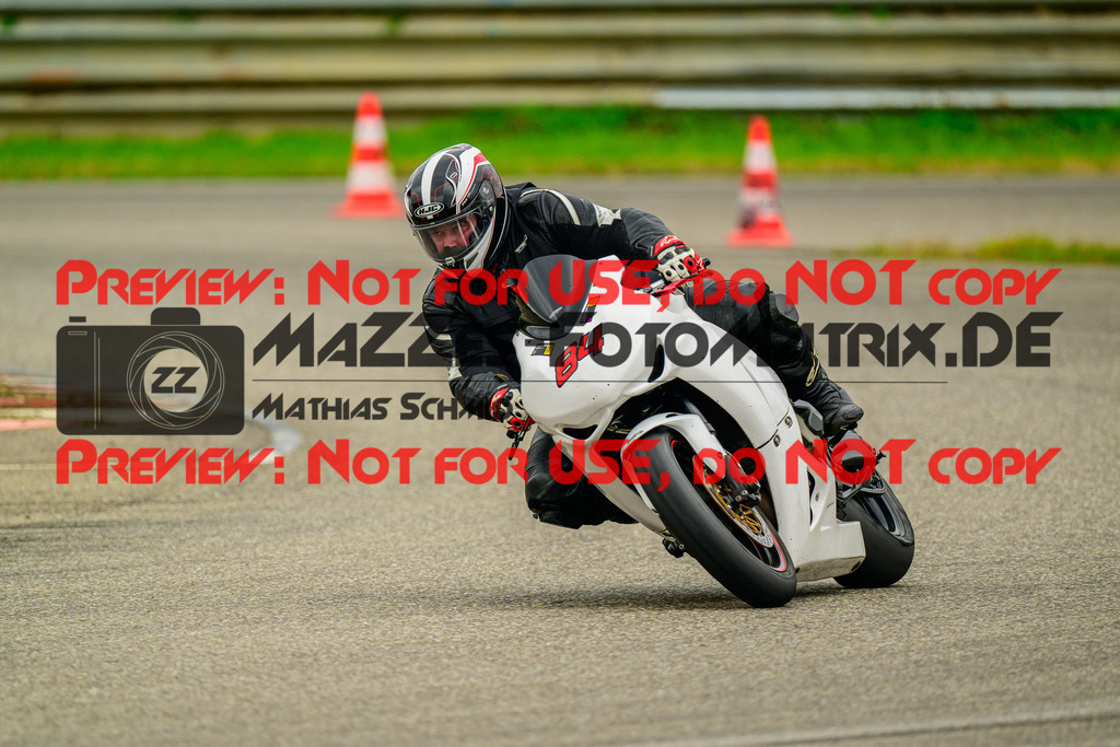 MaZZes_Fotomatrix_20241003_6007705_0908-2 | GELB