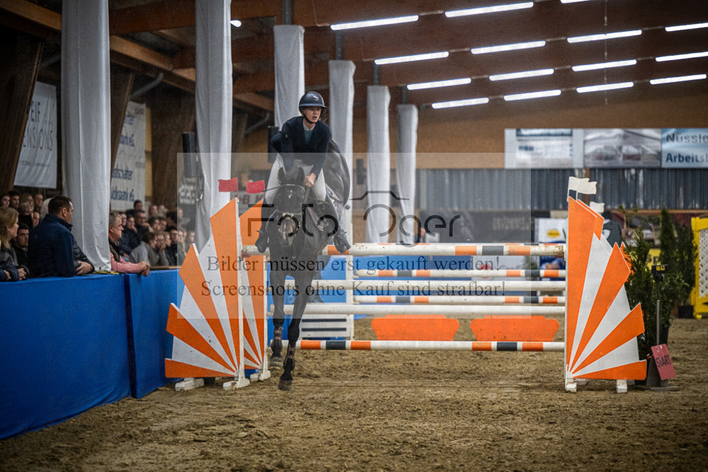 DOS_1869 | Entdecke hochwertige Reitturnierfotos von Foto Oger. Professionell, emotional und authentisch – jetzt Lieblingsmomente im Shop bestellen.Deutschlandweite Turnierfotografie. - Realisiert mit Pictrs.com