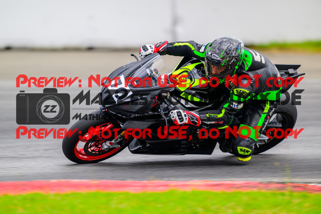 MaZZes_FotoMatrix_240615_8087 | WEISS