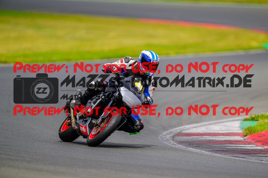 MaZZes_FotoMatrix_240724_6007705_9076 | GELB