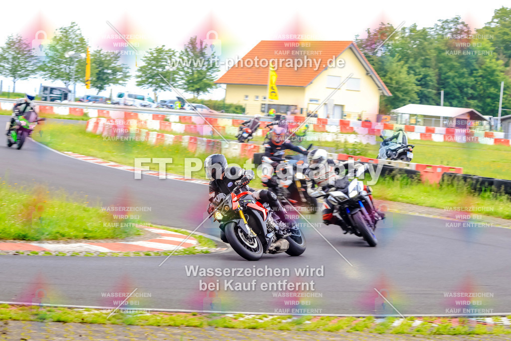 VBK-7765 | Hier findet Ihr Bilder von Touristenfahrten auf der Nürburgring Nordschleife oder von anderen Veranstaltungen die ich besucht habe. Viel Spass beim Durch Schauen 