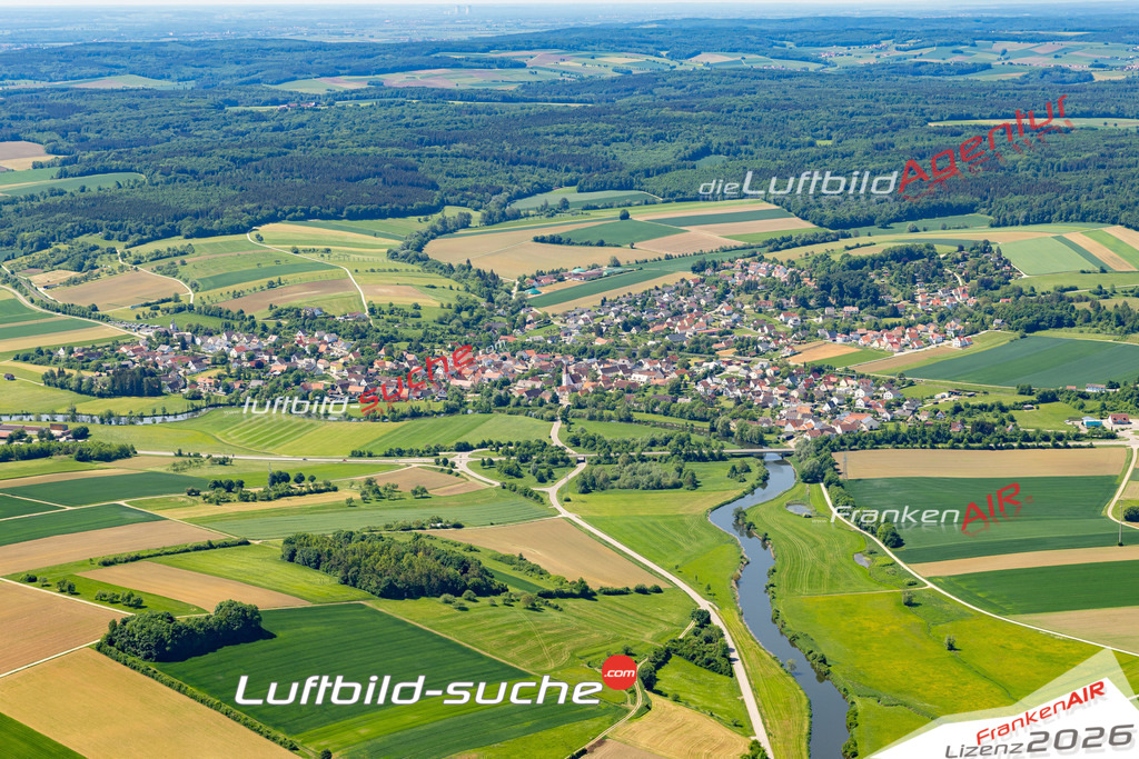 Die Luftaufnahme Ebermergen - Harburg wurde 2022 vom Flugzeug aus (keine Drohne) erstellt. Hohe Auflösung -für große Poster und Wandbilder geeignet - Garantiert!