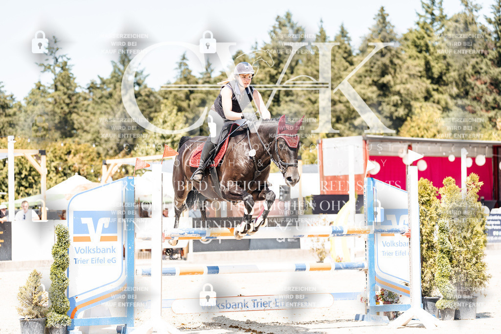 CK900632 | Turnierfotografie Pferdefotografie Trier Rheinland-Pfalz Pferdesport Reitsport Tierfotografie Sportfotografie Pferdevideo Pferdevideografie Equestrianvideography equestrianphotography  - Realisiert mit Pictrs.com