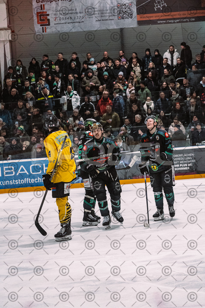 Alligators_vs_Bayreuth_16_01_2026-58 | Höchstadt Alligators Fotogalerie: Eishockey-Action aus Franken. Professionelle Spielfotos, Portraits & Stadionbilder zum Download. Jetzt entdecken! - Realisiert mit Pictrs.com
