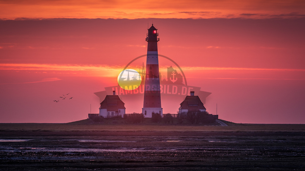 Sunset Westerhever Leuchtturm 1 | Exklusive Hamburg collagen, tolle Segelbilder und viele weitere tolle Motive auf Leinwand, Poster, Alu-Dibond, u.v.m. findet Ihr bei uns auf hamburgbild.de. Findet Euer Wandbild für Euer Zuhause, Büro oder die  Praxis…. - Realisiert mit Pictrs.com