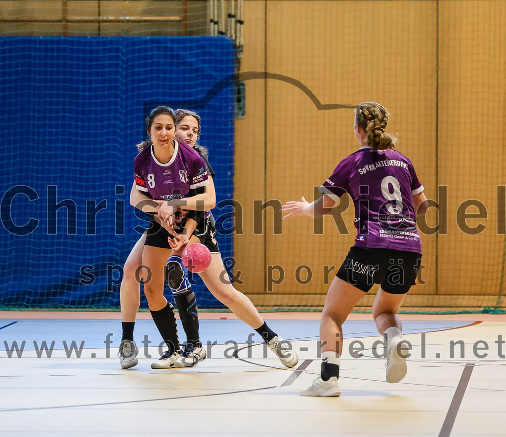 2024-03-23_068_SpVgg_Altenerding_II_gegen_ETSV_09_Landshut | Erding, Deutschland, 23.03.2024:
Handball, Bezirksliga Frauen Altbayern 2023 / 2024, 19. Spieltag, SpVgg Altenerding II gegen ETSV 09 Landshut, Endergebnis: 22:18

Sylvia Heider (SpVgg Altenerding, #8), Elisabeth Bauschmid (SpVgg Altenerding, #9)

Foto: Christian Riedel / fotografie-riedel.net