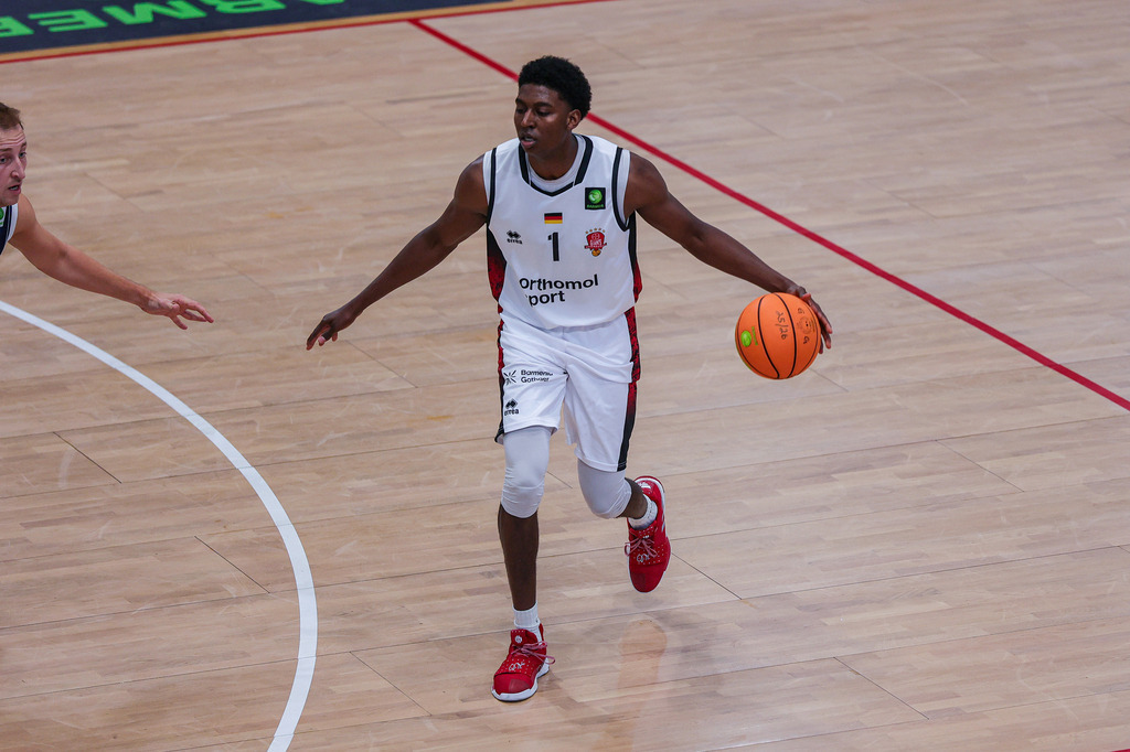 BAYER GIANTS vs VfL Sparkassenstars Bochum-23 | Fotos von Basketballspielen aus dem Raum NRW fotografiert von Gero Mueller-Laschet und Daniel Schaefer - Realisiert mit Pictrs.com