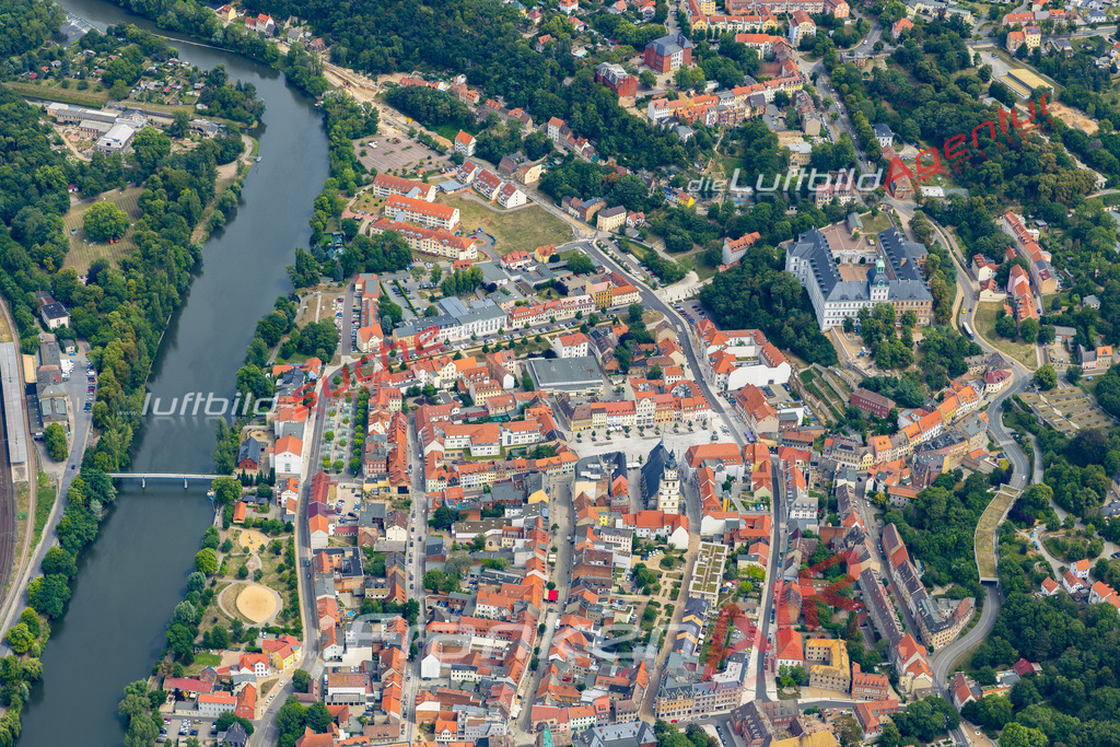 weissenfels-luftbild-2022-6292 | Aktuelles Luftbild von  Weißenfels - Die Luftaufnahme wurde 2022 mittels UL-Flugzeug erstellt ( keine Drohne ) - hochauflösende Kamera-Systeme von  Canon -
Beste Qualität - Für grossformatige Ausdrucke geeignet. Die Geschenkidee !