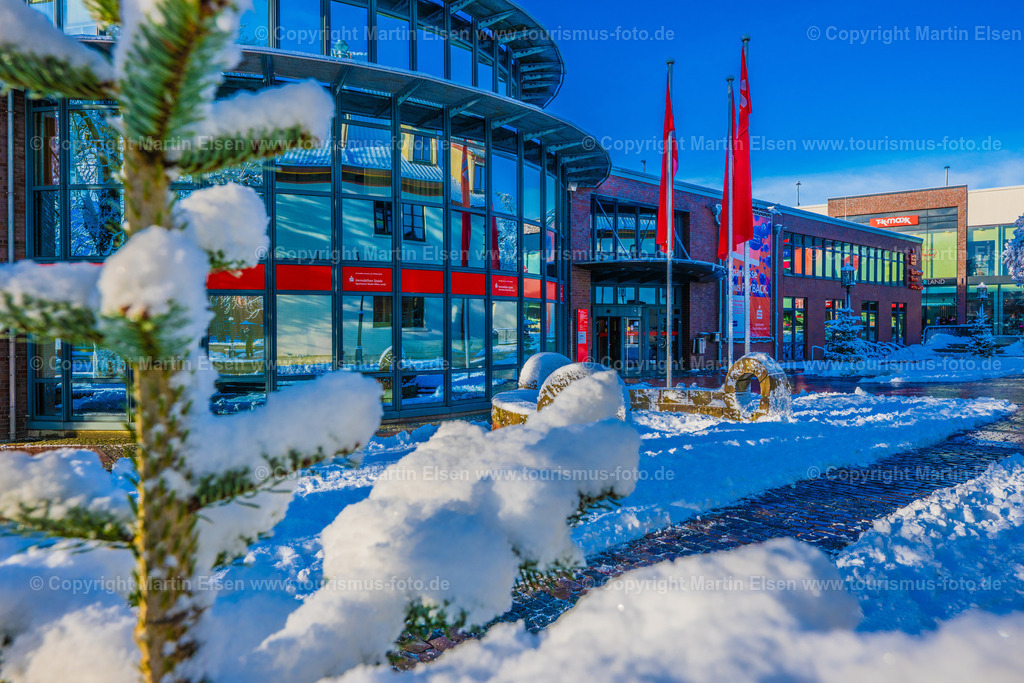 Stade Sparkasse Altstadt Winter Schnee_ELS_2227030126 | Fotos aus den Touristenorten aus Norddeutschland. - Realisiert mit Pictrs.com