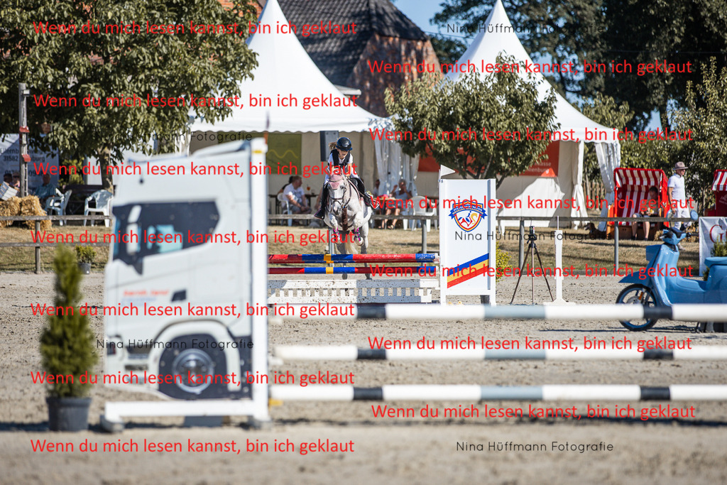 BK1A8040 | Turnierbilder Turnierfotos Nina Hüffmann Turnierfotografie Pferdefotografie Tierzeichnung Haustierzeichnung Pferdezeichnung Hundezeichnung Videograf  - Realisiert mit Pictrs.com