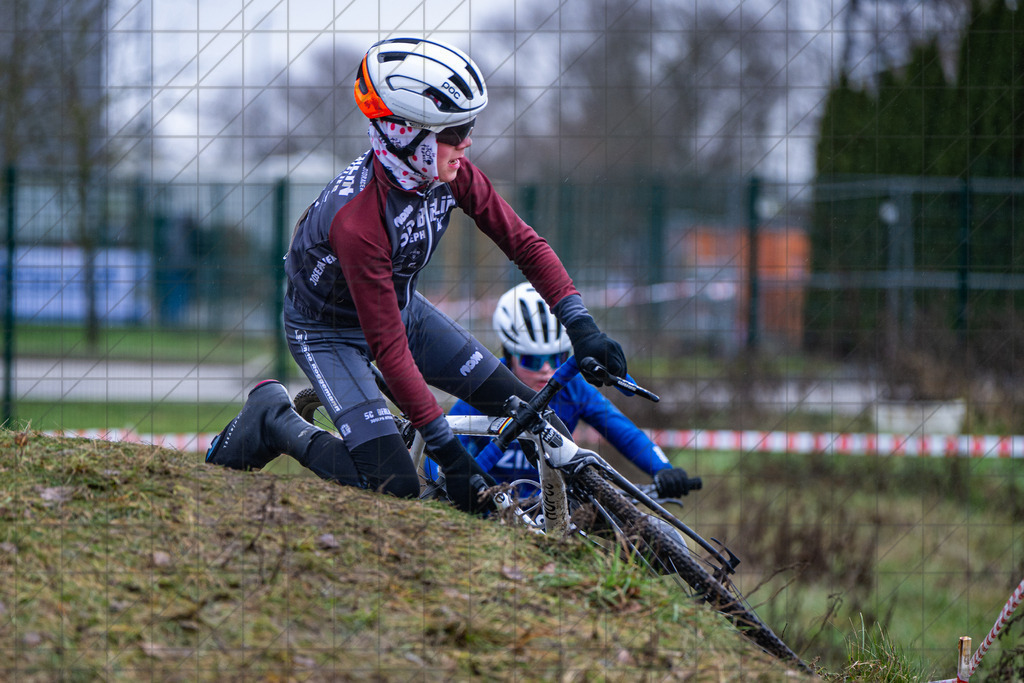 26. Stadler Weser-Ems Cup 2025/2026 - Silvestercross Melle | 31.12.25: 26. Stadler Weser-Ems Cup 2025/2026 - Silvestercross Melle / Melle / Deutschland  //   CREDIT:www.bullenfotos.de, Martin König, Hörner Weg 40, D-49078 Osnabrück, +4917663732967 // Nutzung und Weitergabe nur zu den vereinbarten Zwecken. Presseanfragen an Ersteller. Alle Rechte beim Ersteller. Honorierung nach MFM. - Realisiert mit Pictrs.com