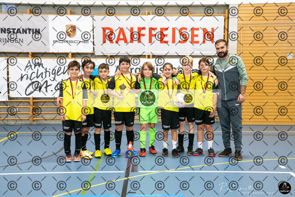 20241123_FCR-Hallenturnier-E__044 | Sport und Naturfotografie von Roberto Esposito zeigt echte Momente Bewegung und die Schönheit der Natur. Ausdrucksstarke Bilder schaffen Emotionen.