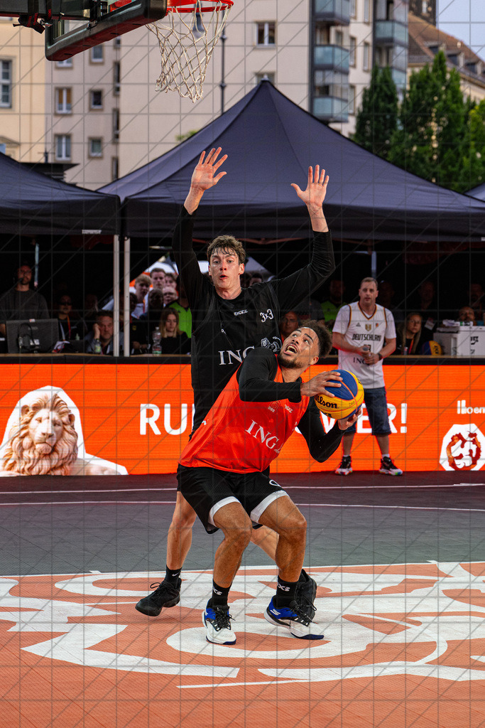 DIE FINALS 2025 | Dt. Meisterschaft 3x3   | Finale: Skyliners (orange) vs. Hannover (black) //  02.08.25: DIE FINALS 2025 | Dt. Meisterschaft 3x3   / Dresden / Deutschland  //   CREDIT:www.bullenfotos.de, Martin König, Hörner Weg 40, D-49078 Osnabrück, +4917663732967 // Nutzung und Weitergabe nur zu den vereinbarten Zwecken. Presseanfragen an Ersteller. Alle Rechte beim Ersteller. Honorierung nach MFM. - Realisiert mit Pictrs.com