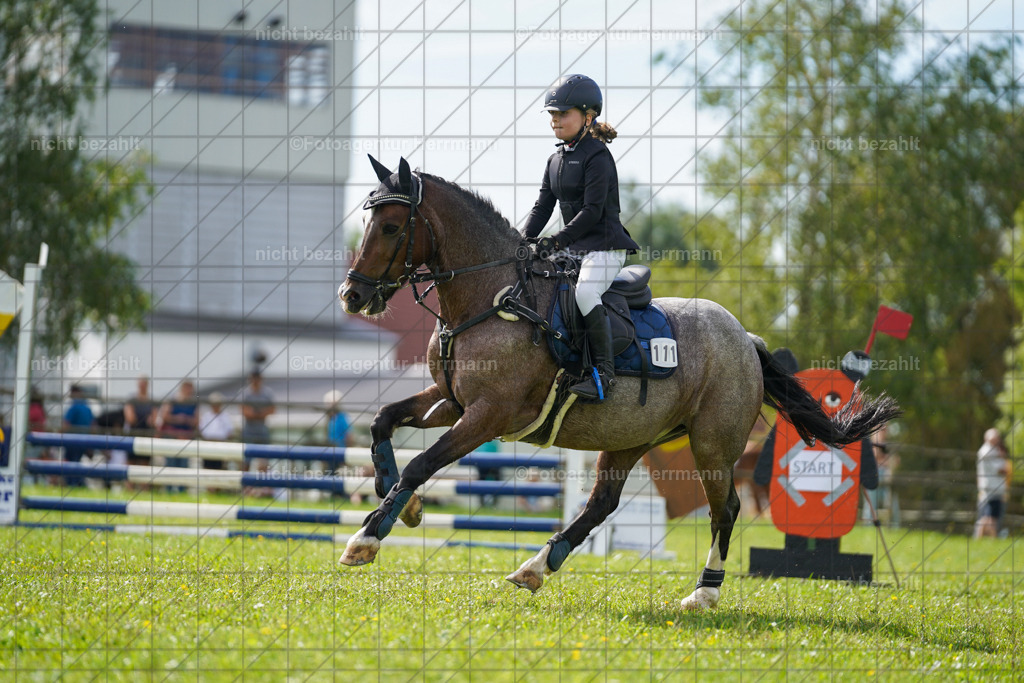 20230917-FAH09277 | Landsberg am Lech, 2023, Kaufbeuren, Kempten, Allgäu, Turnierfotografen Bayern, Fotoagentur Herrmann, Turnierbilder, Reitsport Fotos, Pferdefotograf, Augsburg, Bad Tölz, Dachau, Karlsfeld, Memmingen, Buchloe, Schwabmünchen