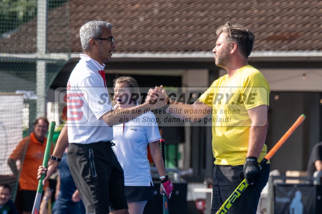SFE_20240817_0050 | Krefeld, Deutschland, 17.08.2024:  European Cup for Recreational Hockey Players im KTHC Stadion Rot-Weiss Köln Tennis and Hockey Club am 17.08.2024 in Krefeld, Deutschland. (Foto von Stephan Fehrmann)Krefeld, Germany, 17.08.2024: European Cup for Recreational Hockey Players in KTHC Stadion Rot-Weiss Köln Tennis and Hockey Club at 17.08.2024 in Krefeld, Deutschland. (Foto from Stephan Fehrmann)