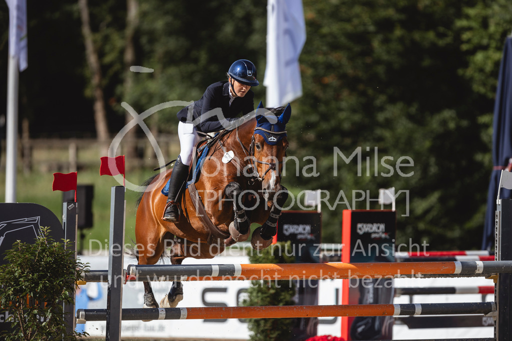 240714_BHO_M2-Spr-1-213 | Deine schönsten Turniermomente als professionelle Fotos! Entdecke hochwertige Pferdesport-Fotografie im Online-Shop. Jetzt Fotos finden & bestellen!