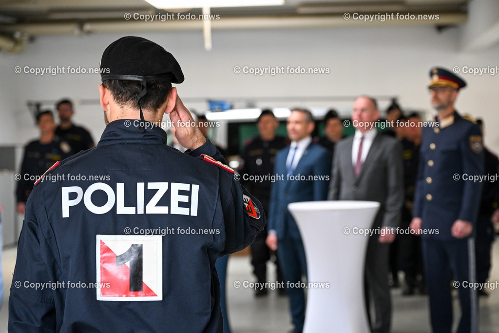 Polizei_ Ehrung verdienter Beamten_ 21.03.2023-23 | 21.03.2023, Petzoldstrasse, AUT, Polizei Stuetzpunkt SIG, Ehrung verdienter Beamte, im Bild Polizei