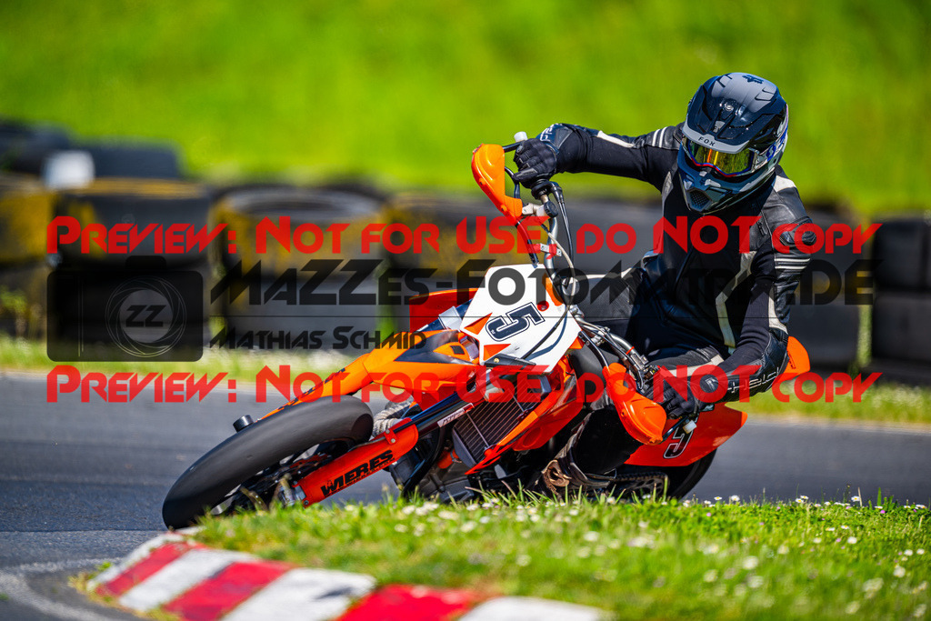 MaZZes_Fotomatrix_20250429_6007705_8971 | Fotograf Mathias Schmid
Sportfotograf,
Eventfotograf,
Hochzeitsfotograf,
Portraitfotograf