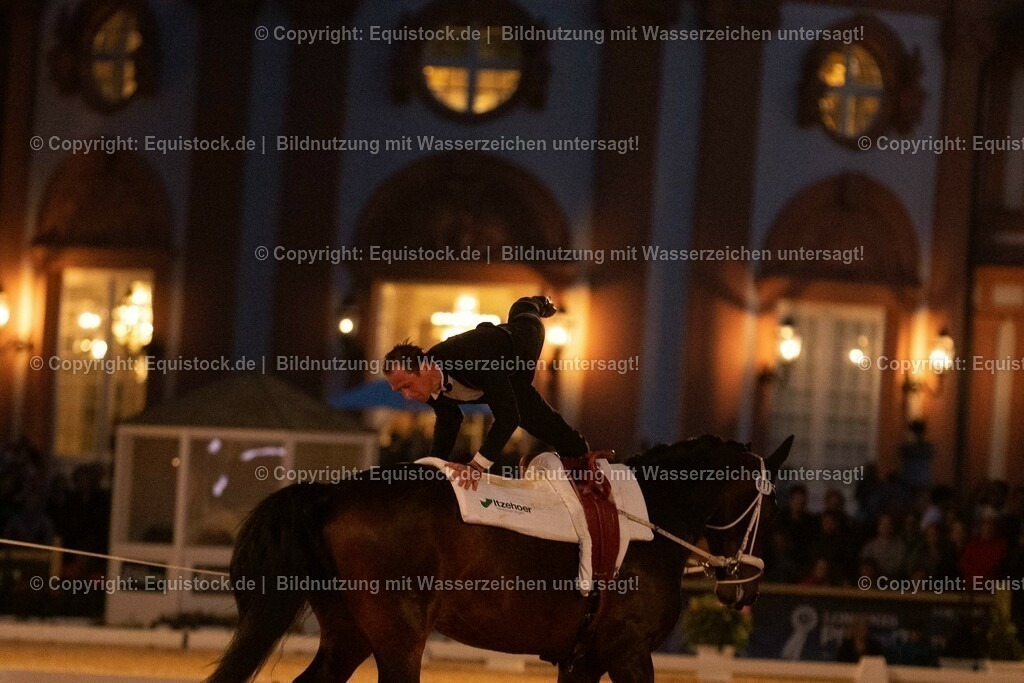 20230527_Voltigieren_NASPA_Flutlicht_0700 | equistock