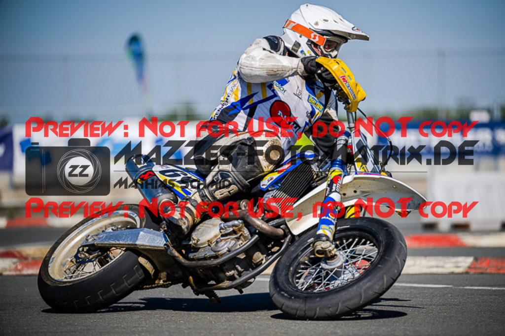 MaZZes_FotoMatrix_220903_0513 | UE40