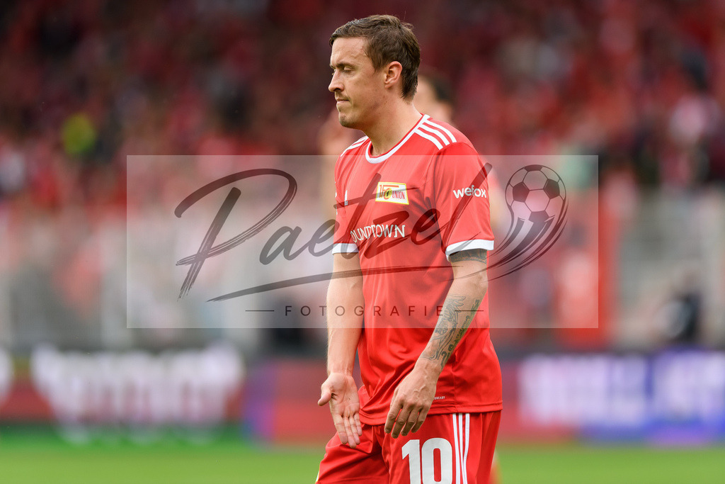 FCUBMG20210829_153 | Fussball, Herren: Max Kruse (1.FC Union Berlin) schaut beim Spiel der 1. Bundesliga zwischen 1. FC Union Berlin und Borussia Moenchengladbach im Stadion An der Alten Foersterei am 29.08.2021 in Berlin, Deutschland. - Realisiert mit Pictrs.com