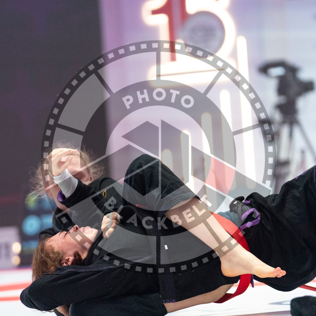 20231109PBB3198 | Fighters compete during the AJP World Professional Championship in the Mubadala Arena in Abu Dhabi, Arab United Emirates, on November 9, 2023.