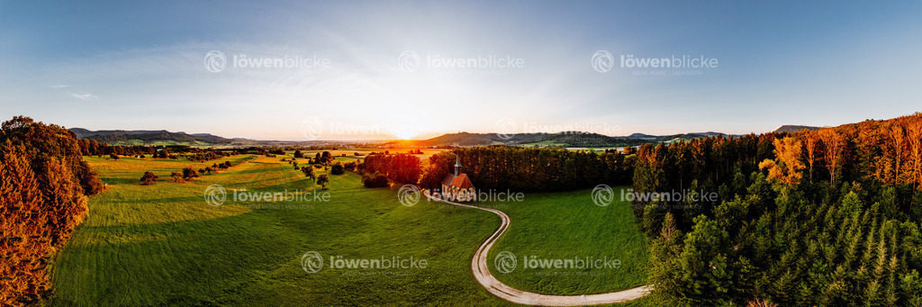 Die Hürbelsbach Kapelle in der Abendröte | löwenblicke | shop