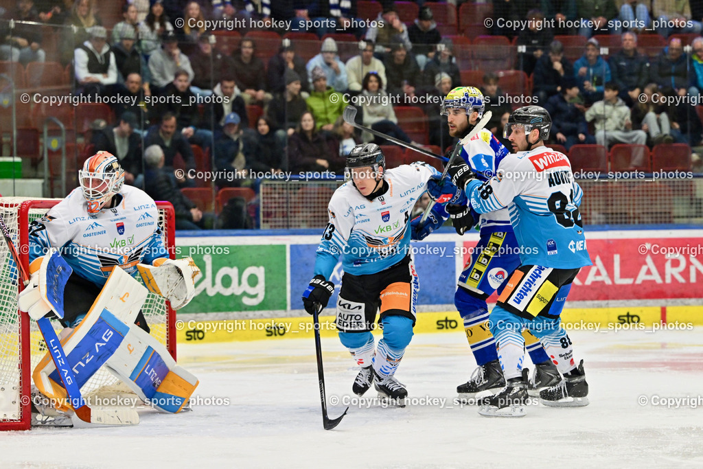 EC IDM WÄRMEPUMPEN VSV vs. Steinbach Black Wings Linz | #32 Rasmus Tirronen Black Wings Linz, #13 Gerd Kragl B#8 Maximilian Rebernig EC VSV, #88 Yohann Auvitu Black Wings Linz, lack Wings Linz, EC IDM WÄRMEPUMPEN VSV vs. Steinbach Black Wings Linz, EC IDM WÄRMEPUMPEN VSV vs. Steinbach Black Wings Linz am 04.03.2026 in Villach (Stadthalle Villach), Austria, (Photo by Bernd Stefan)