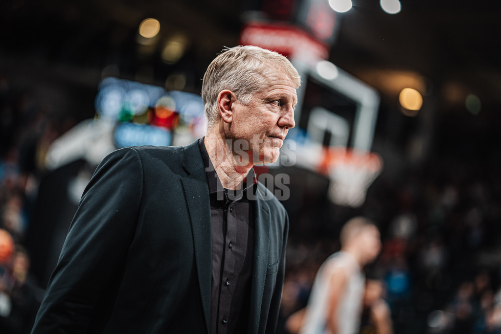 Basketball | Männer | Saison 2024/2025 | easyCredit Basketball Bundesliga | 12. Spieltag | Veolia Towers Hamburg vs. MHP Riesen Ludwigsburg | 21.12.2024 | Trainer John Patrick (MHP Riesen Ludwigsburg)