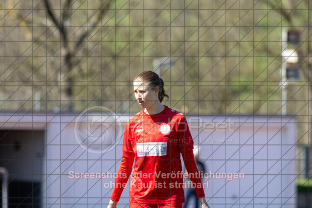 20250406_140442_0065 | #,1.FC Donzdorf (rot) vs. SV Jungingen (schwarz), Fussball, Frauen-Verbandsliga Württemberg, 16. Spieltag, Saison 2024/2025, Rasenplatz Lautertal Stadion, Süßener Straße 16, 73072 Donzdorf, 06.04.2025 - 13:00 Uhr,Foto: PhotoPeet-Sportfotografie/Peter Harich