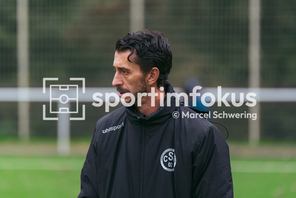 SSV Germania Wuppertal – Cronenberger SC | Der Trainer vom SC Cronenberg Samir El Hajjaj. Bezirksliga Niederrhein, Gruppe 2: SSV Germania Wuppertal gegen Cronenberger SC, Wuppertal, 11.10.2026. Endstand: 1:4. sportimfokus / Marcel Schwering - Realisiert mit Pictrs.com