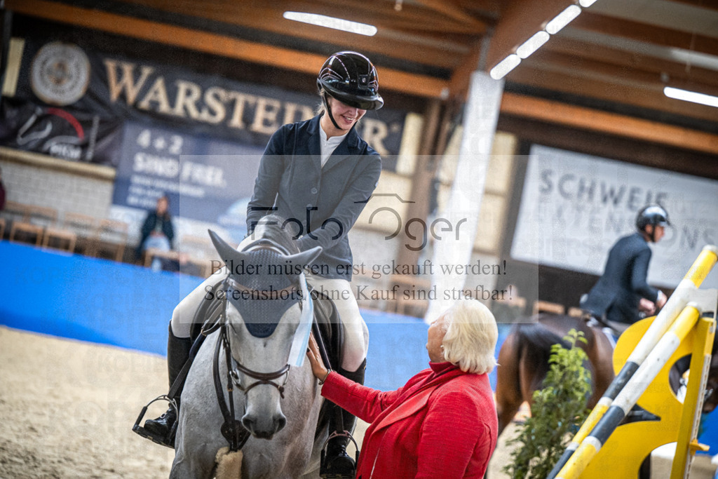 DOS_0018 | Entdecke hochwertige Reitturnierfotos von Foto Oger. Professionell, emotional und authentisch – jetzt Lieblingsmomente im Shop bestellen.Deutschlandweite Turnierfotografie. - Realisiert mit Pictrs.com