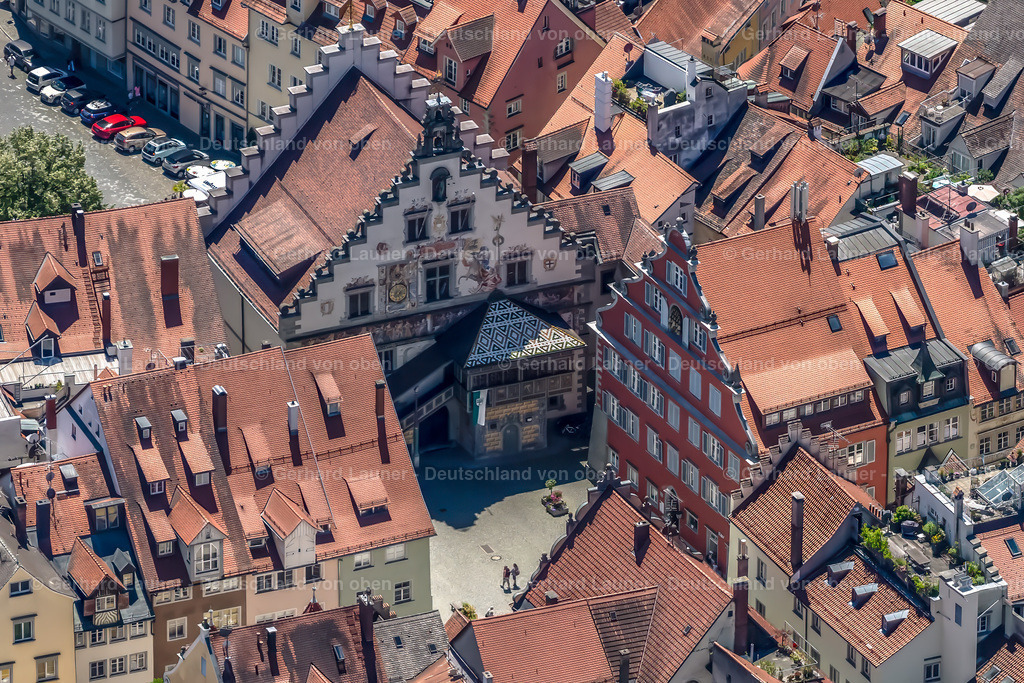 4031503 | LINDAU (BODENSEE) 12.06.2020 Altstadtbereich und Innenstadtzentrum mit dem Gebäude Altes Rathaus in Lindau (Bodensee) am Bodensee im Bundesland Bayern, Deutschland. // Old Town area and city center with dem Gebaeude Altes Rathaus in Lindau (Bodensee) at Bodensee in the state Bavaria, Germany. Foto: Gerhard Launer