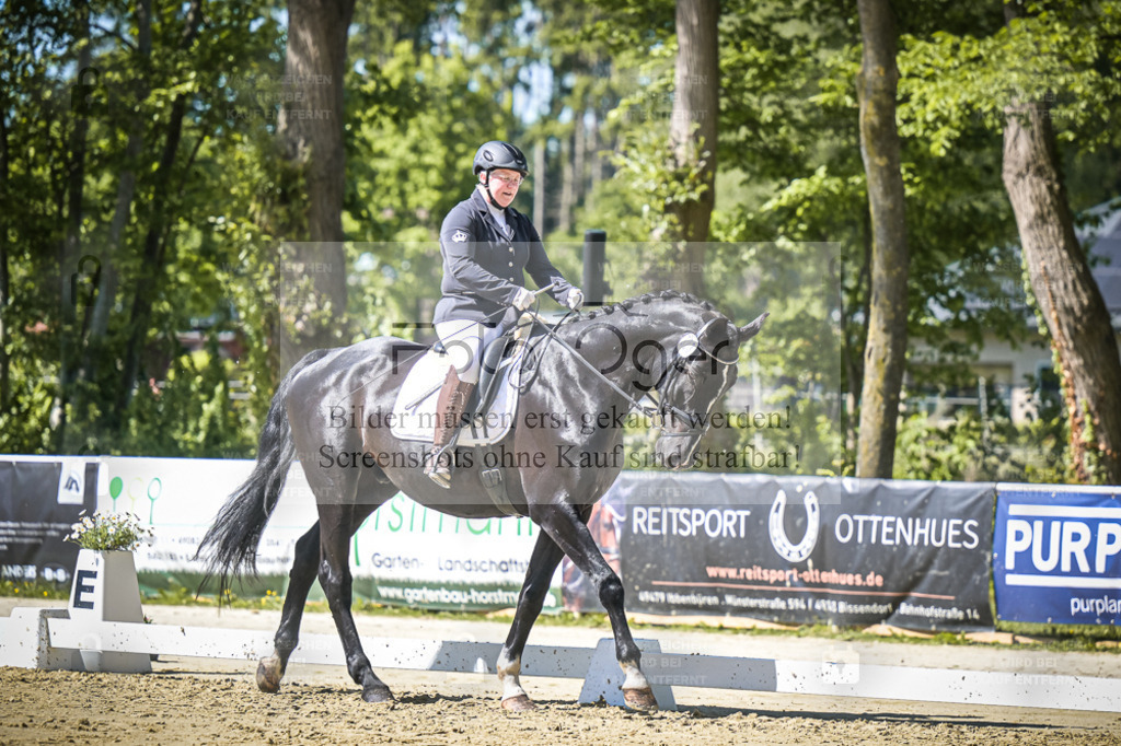 DOS_0797 | Entdecke hochwertige Reitturnierfotos von Foto Oger. Professionell, emotional und authentisch – jetzt Lieblingsmomente im Shop bestellen. - Realisiert mit Pictrs.com