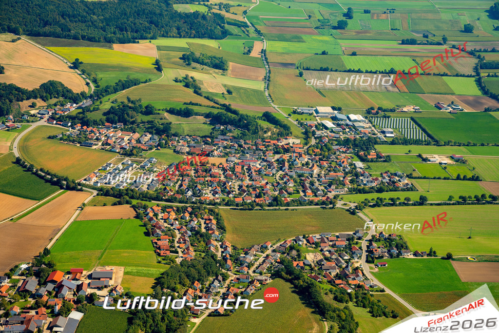 Das Luftbild zeigt :  Weng - Die Luftaufnahme wurde 2023 vom UL-Flugzeug aus erstellt ( keine Drohne ) - Hochauflösende Luftaufnahme - Für grossformatige Ausdrucke geeignet. Die Geschenkidee !Mit Lizenz und Bildrechte bestellbar