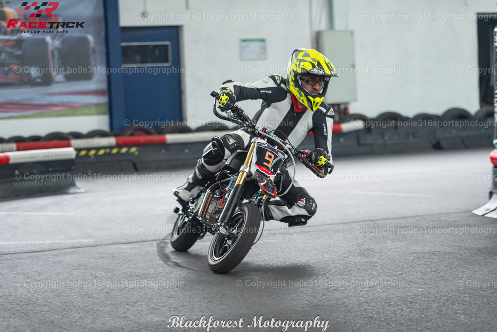 17_11_24racetrck.1156-6 | Sportfotografie , Motorsport, Motoross, Reitsport, Mointainbike, Enduro,
Landschaft , Outdoor, Eventfotografie, Landschaft, Bilder online bestellen - Realisiert mit Pictrs.com