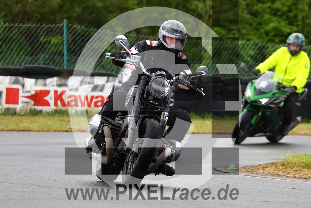 top-20260512_00661 | Schöne Erinnerungen an spannende Momente - das festzuhalten ist unser Job. PIXELrace.de ist seit 2003 auf den Rennstrecken Europas unterwegs um die Action draußen beim Fahren und die wunderbare Stimmung imm Fahrerlager für euch einzufangen.