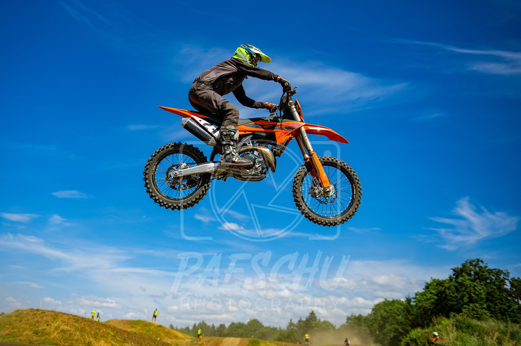 SE (104) | Paeschuphoto Shop - Wer nicht sucht der auch nicht findet.Ob Motocrossbilder oder von einem besuchtem Spiel, Hauptsache Action. - Realisiert mit Pictrs.com