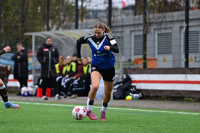 Fußball I Frauen I Saison 2025-2026 I Regionalliga Nord I 10. Spieltag I FC St. Pauli - Hamburger SV U20 I 11025 | Der Sportfotograf. - Realisiert mit Pictrs.com