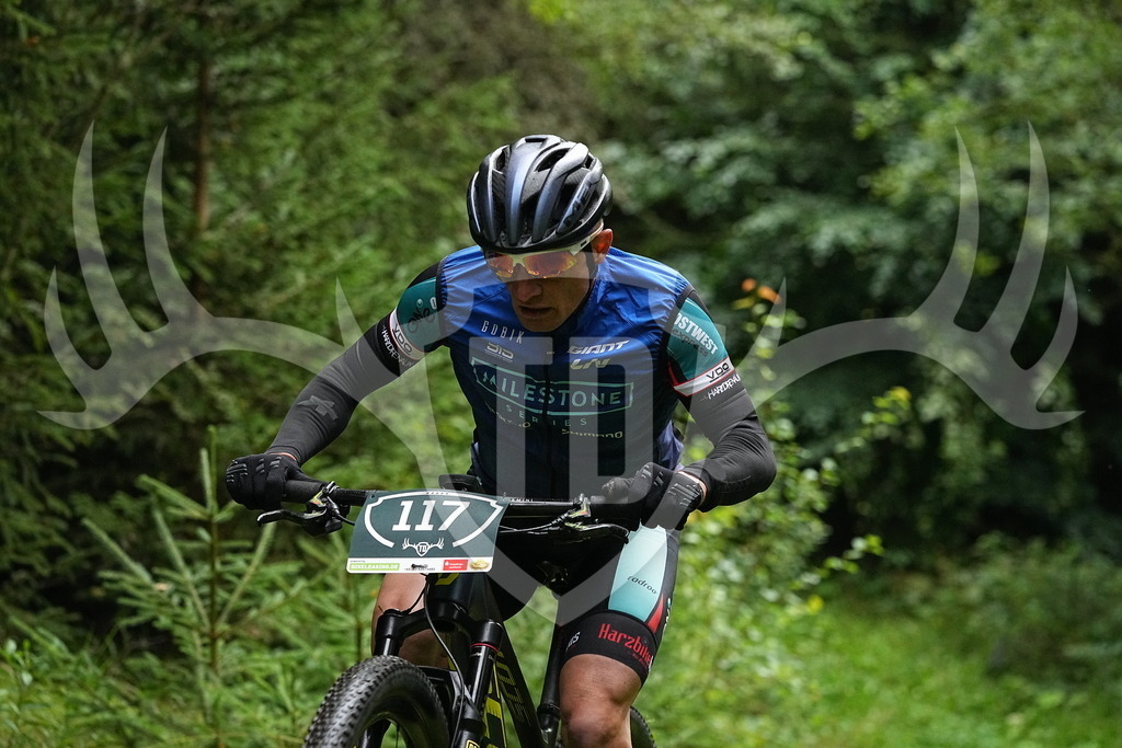 FC109577 | Fotogalerie der Treibjagd im Dunkelwald - Dein MTB Etappenrennen im Erzgebirge - Realisiert mit Pictrs.com
