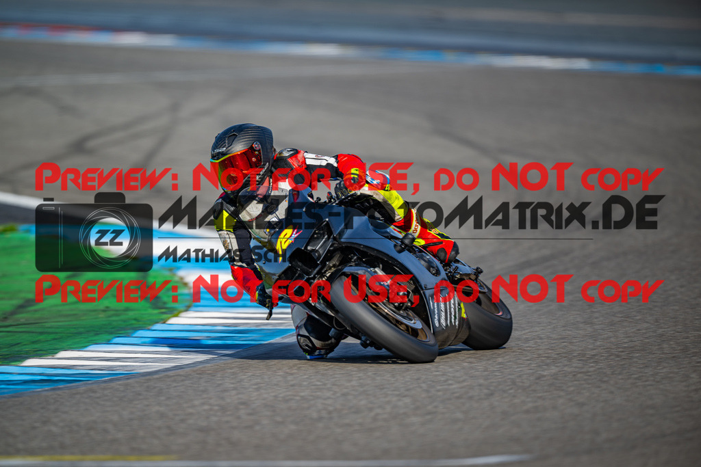 MaZZes_Fotomatrix_20260406_6007705_8393 | WEISS