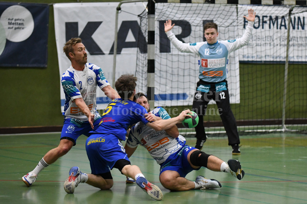 SSG Metten : ASV Dachau | die jungen Mettener hatten es schwer gegen die Dachauer Abwehr: hier Philipp Gäck (SSG Metten #5) - Realisiert mit Pictrs.com